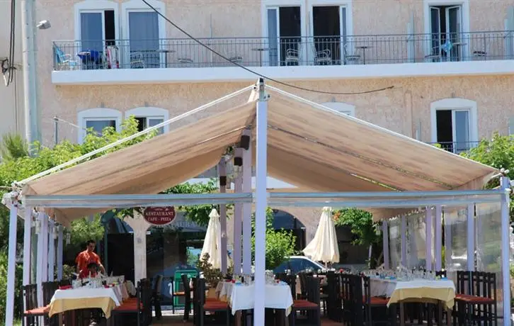 Hotel Plaz Bar / Restaurant