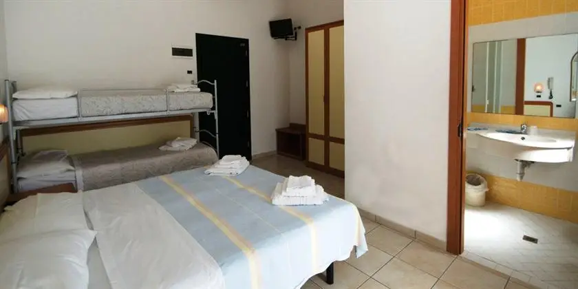 Hotel Essen Rimini room