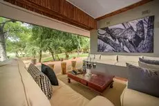 Shiduli Private Game Lodge 