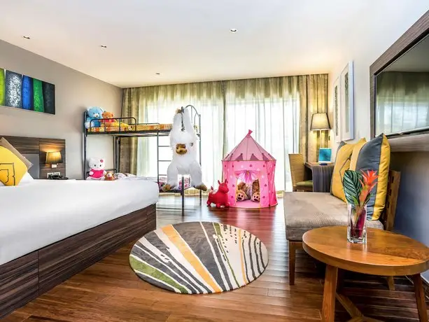 Novotel Phuket Karon Beach Resort and Spa 