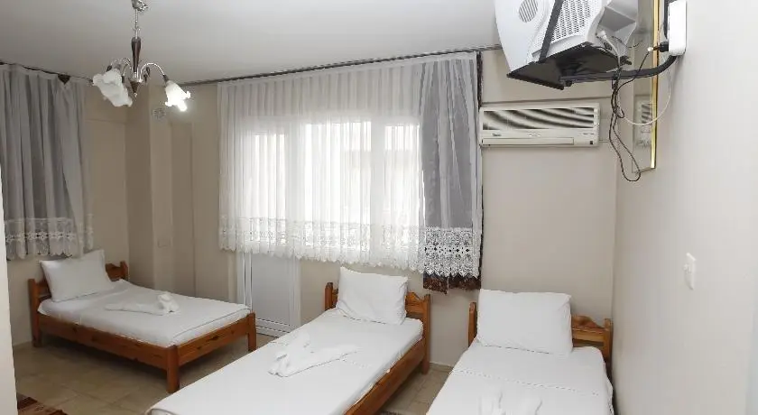 Vardar Pension Selcuk 