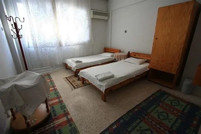 Vardar Pension Selcuk 