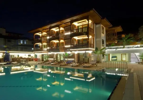 Hotel Azmakhan Swimming pool