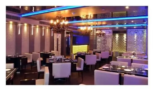 Almondz Hotel Bar / Restaurant