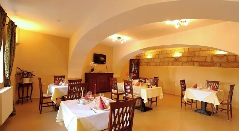 Hotel U Krale Bar / Restaurant