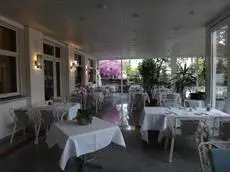 Rosa Seegarten Bar / Restaurant