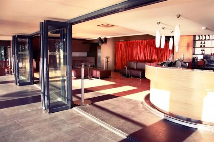 Cottesloe Beach Hotel Lobby