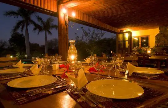 Kubu Safari Lodge 