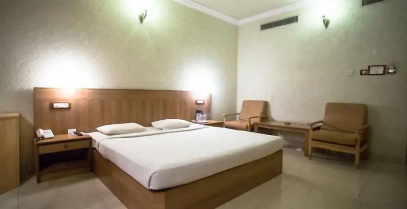 Hotel Nandhini R T Nagar room