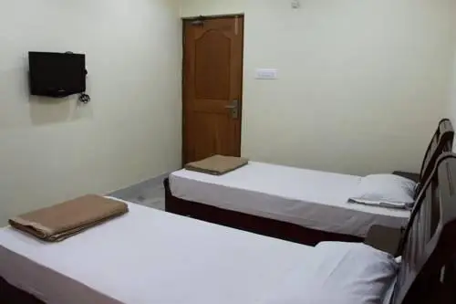 Lloyds Guest House Chennai 