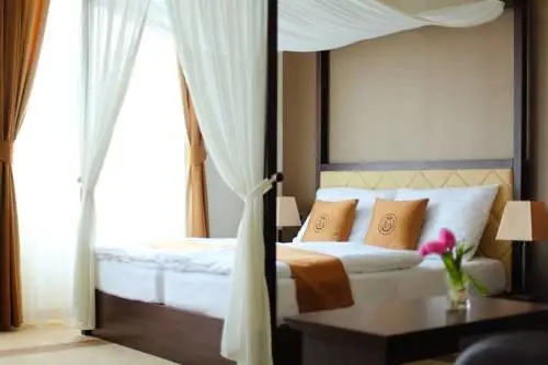 Ipoly Residence - Executive Hotel Suites 