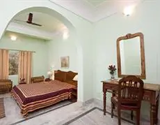 Chirmi Palace Hotel room