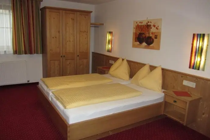 Hotel Garni Landhaus Trenkenbach room