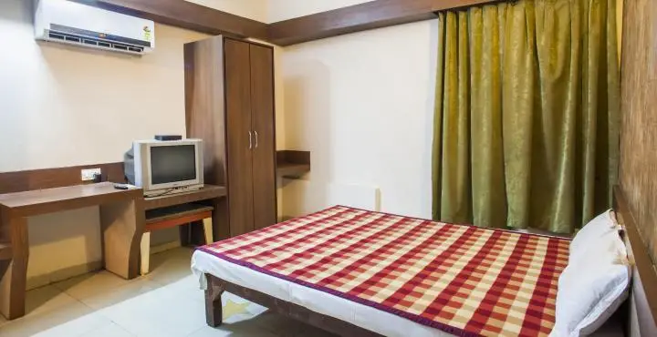Hotel Paradise Indore room