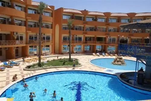 Oasis Resort & Apartment 