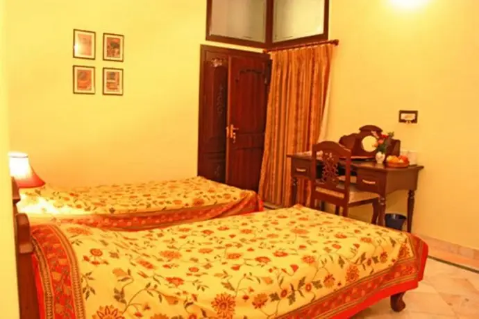 Surya Kunj B&B 