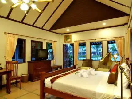 Chalong Villa Resort & Spa 