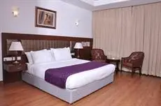 Lilywhite Hotel room