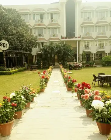 Hotel Surya Kaiser Palace 