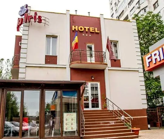 Hotel Vila Iris near Airport