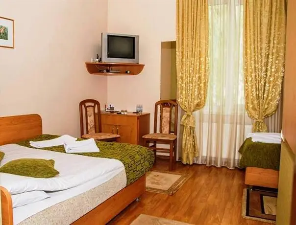 Hotel Vila Iris near Airport 