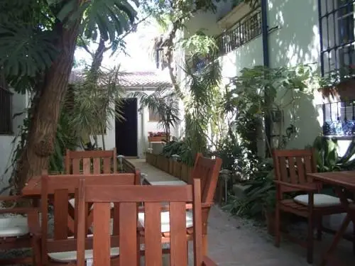 Las Acacias Hostal Restaurante 