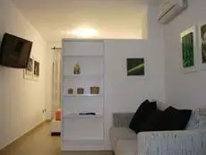 HAPPYVILA Apartments 