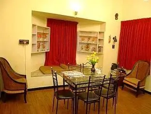 Nakshatra Bawa Road Hotel 