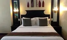 Lee Boutique Hotel 