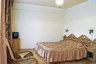 Sarga Rozsa Apartmanhaz