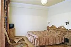 Sarga Rozsa Apartmanhaz 