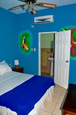 Fish Tobago HOSTEL 