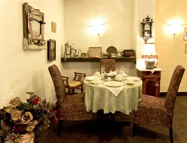 Halvat Guesthouse 