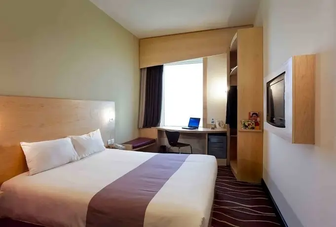 Ibis Sharq 