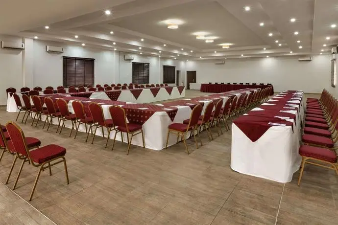 Hawthorn Suites by Wyndham Abuja 