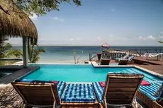 Dugong Beach Lodge 