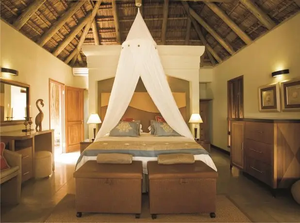 Dugong Beach Lodge 