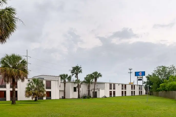 Motel 6 New Orleans - Near Downtown