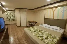 Pinoy Pamilya Hotel 