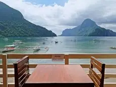 El Nido Beach Hotel 