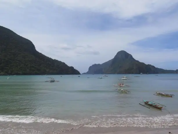 El Nido Beach Hotel 