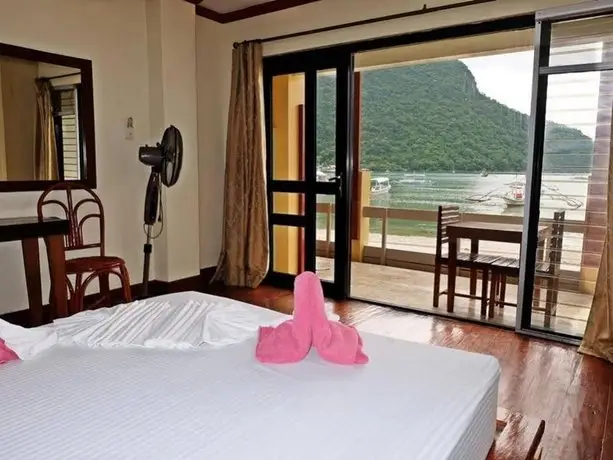 El Nido Beach Hotel 