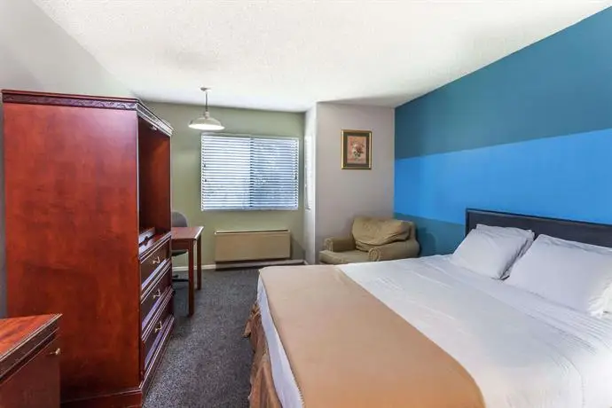 Travelodge by Wyndham Big Bear Lake CA 