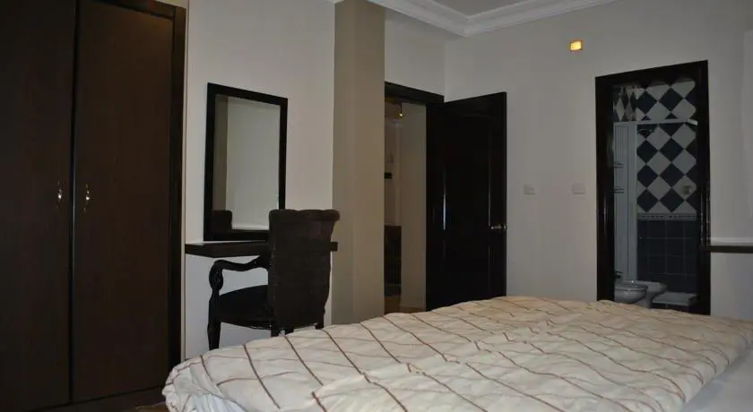 Al-Ballouti Hotel Suites 