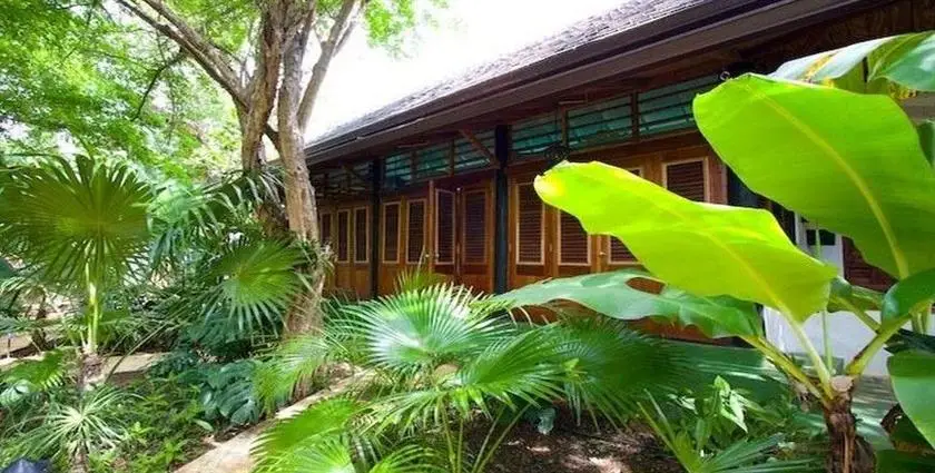 Paradise Lagoon Cottages Negril 