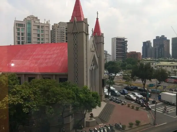 Berkeley Business Hotel Zhongzheng 