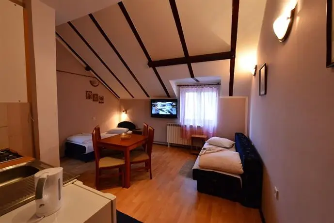 Apartments & Accommodation Stojic 