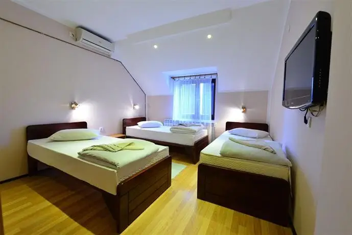 Apartments & Accommodation Stojic 