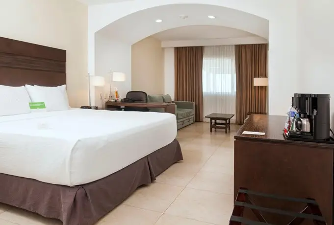 LQ Hotel by La Quinta Cancun 