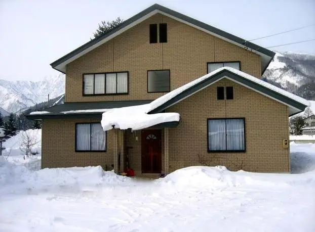 Hakuba Holiday House and Apartments